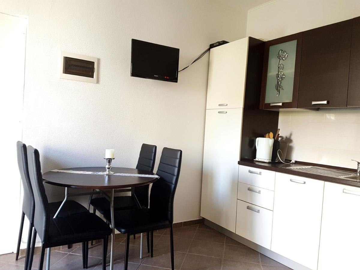 Apartments With A Parking Space Nin, Zadar - 13571 Exterior foto